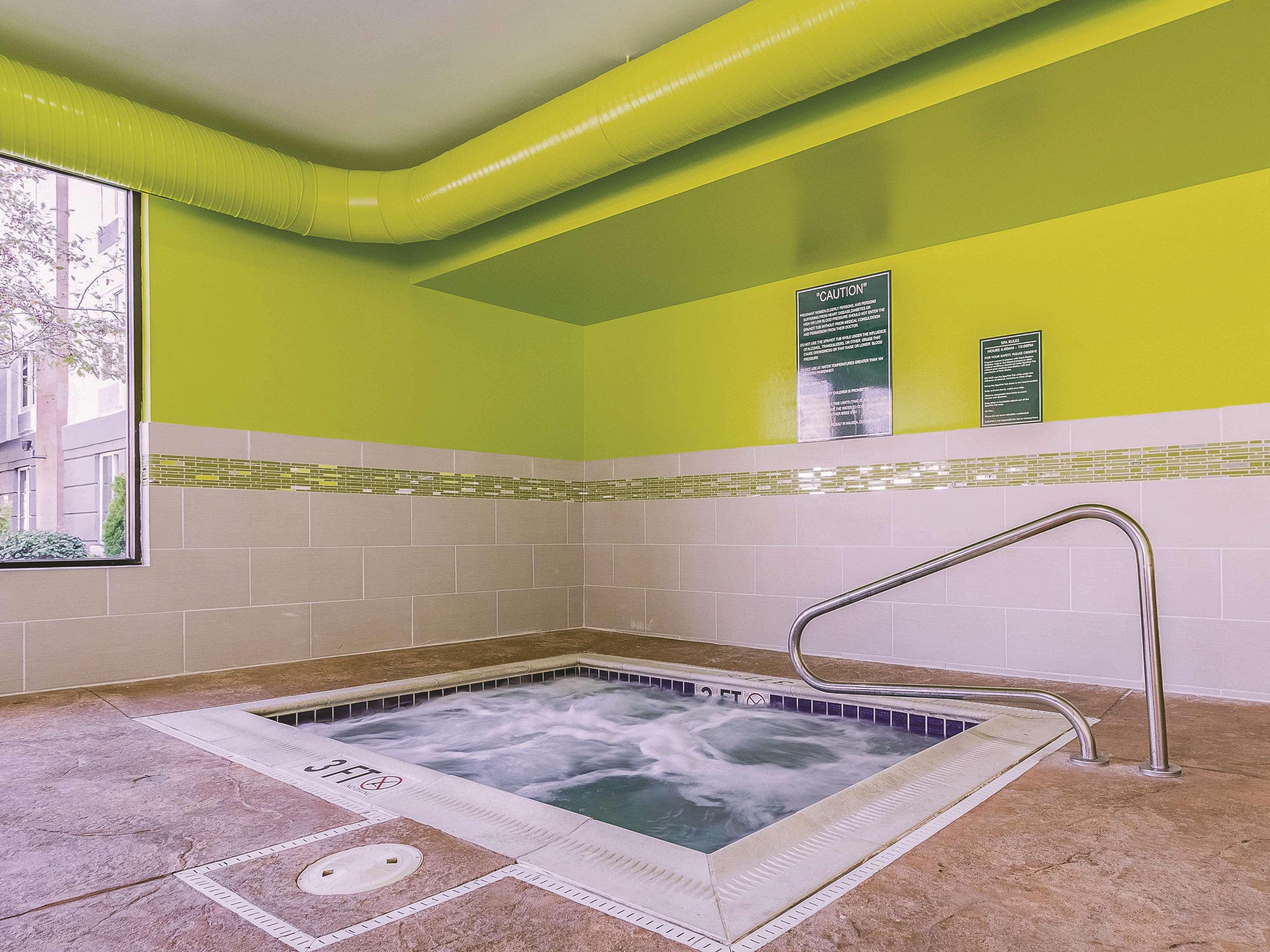 La Quinta By Wyndham Cleveland Airport West Hotell North Olmsted Exteriör bild