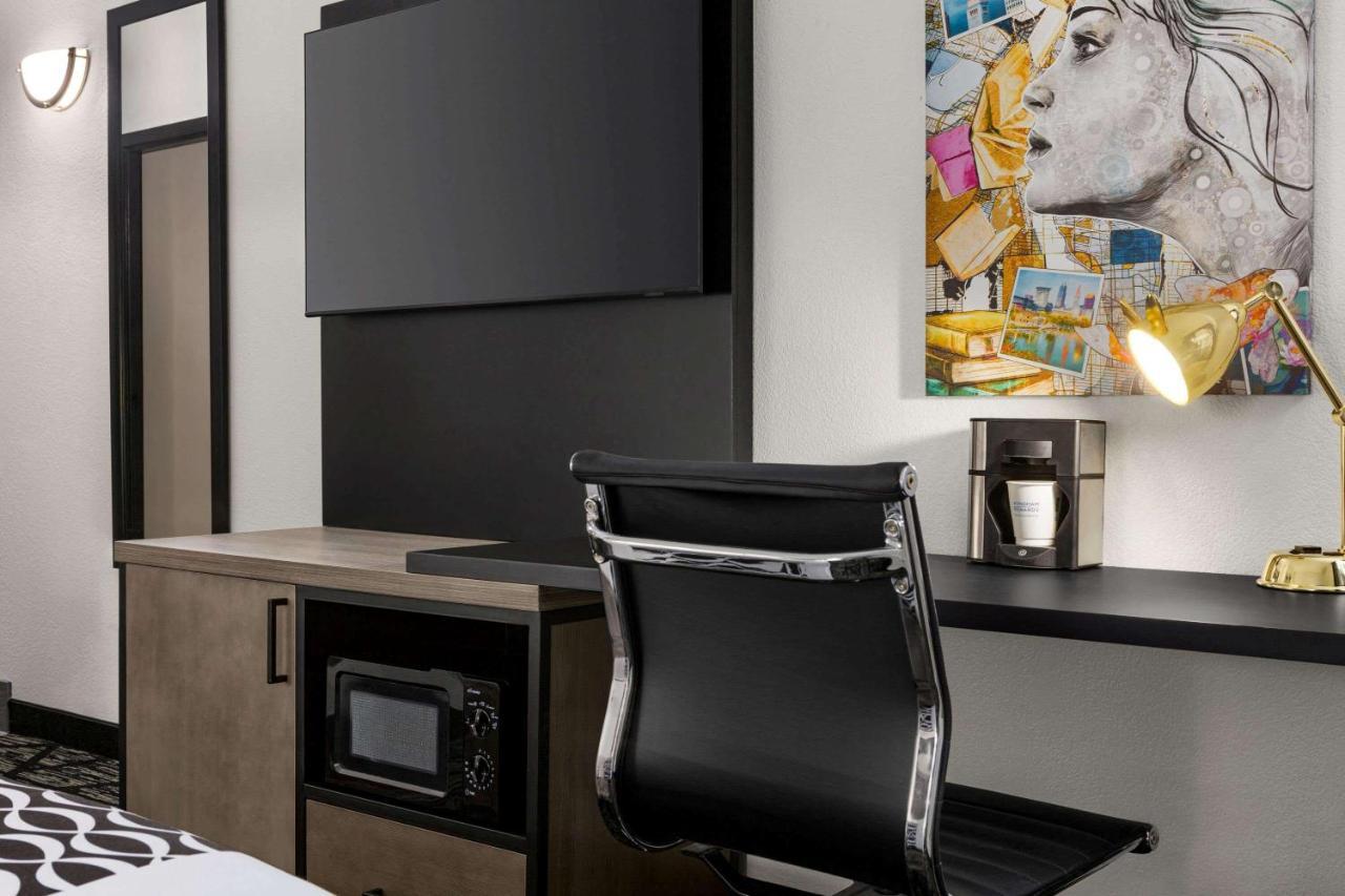 La Quinta By Wyndham Cleveland Airport West Hotell North Olmsted Exteriör bild