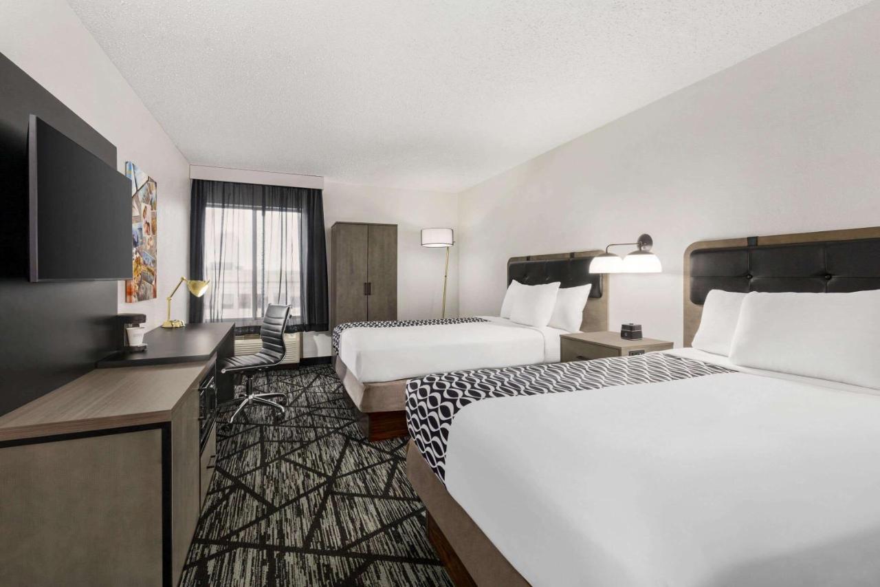 La Quinta By Wyndham Cleveland Airport West Hotell North Olmsted Exteriör bild