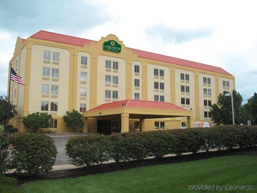 La Quinta By Wyndham Cleveland Airport West Hotell North Olmsted Exteriör bild