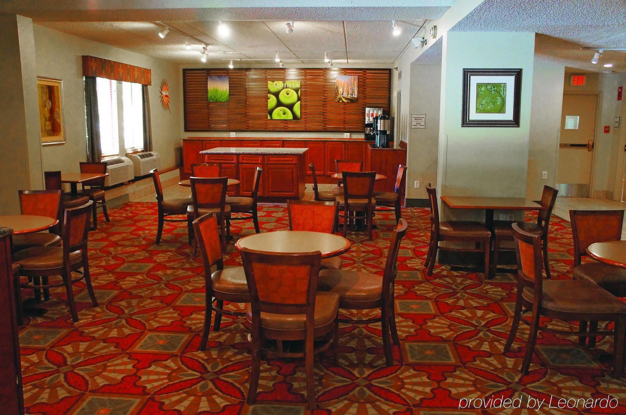La Quinta By Wyndham Cleveland Airport West Hotell North Olmsted Exteriör bild