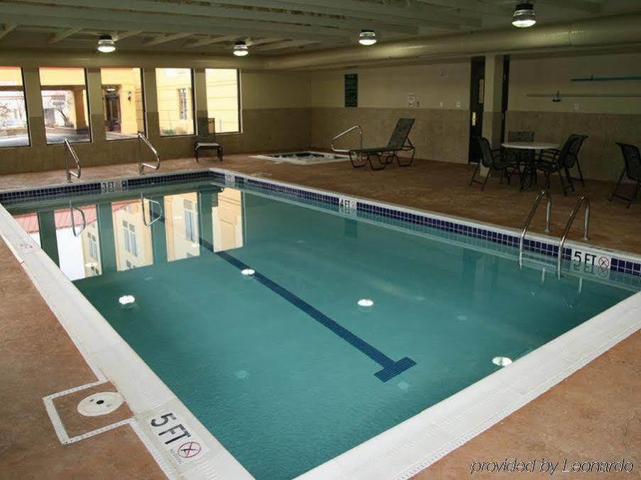 La Quinta By Wyndham Cleveland Airport West Hotell North Olmsted Exteriör bild